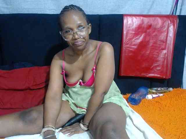 Sheila80 Live Webcam on BongaCams