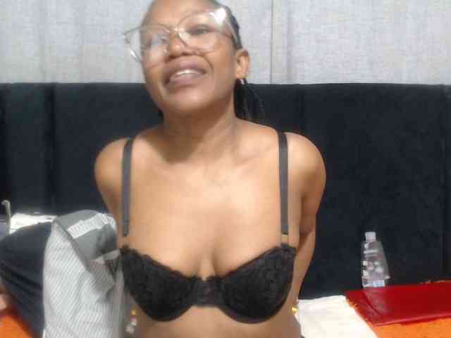 Sheila80 webcam