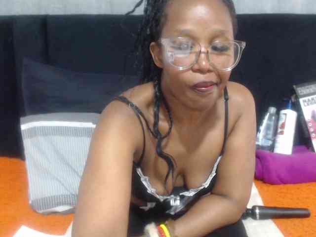 Sheila80 webcam