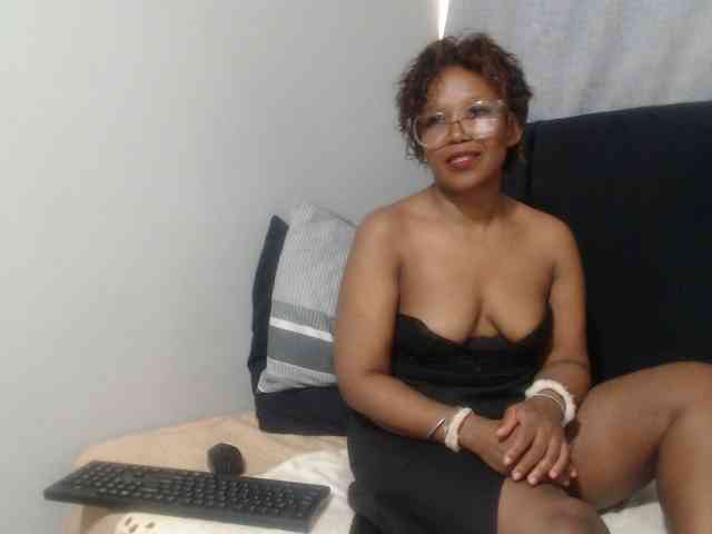 Sheila80 webcam