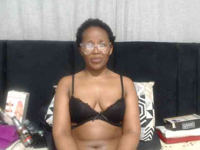 Sheila80 webcam