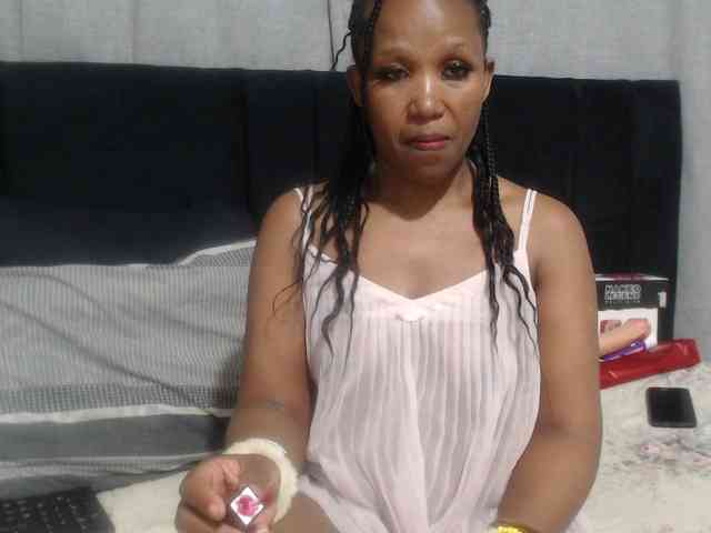 Sheila80 webcam
