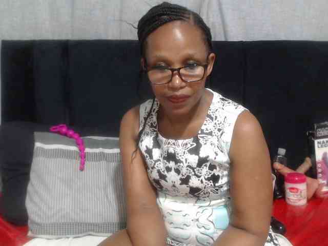Sheila80 webcam