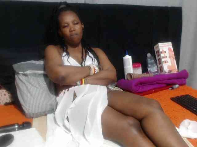 Sheila80 webcam