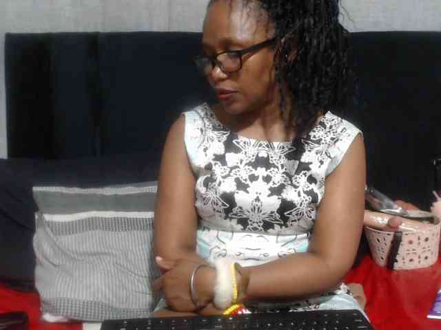 Sheila80 webcam