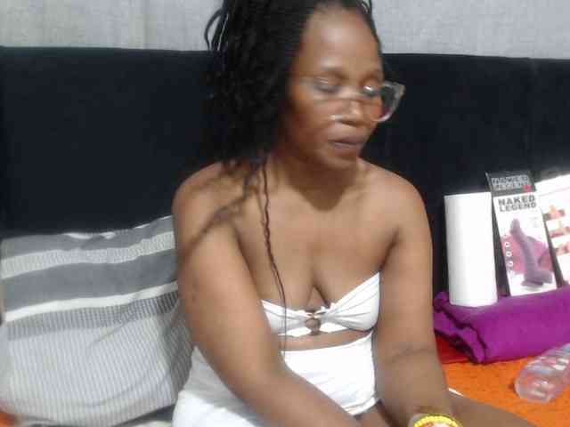 Model: Sheila80