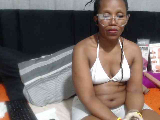 Sheila80 webcam