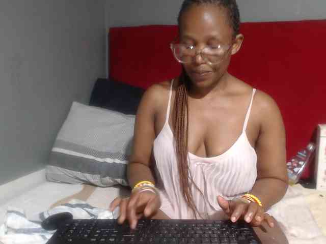 Sheila80 webcam