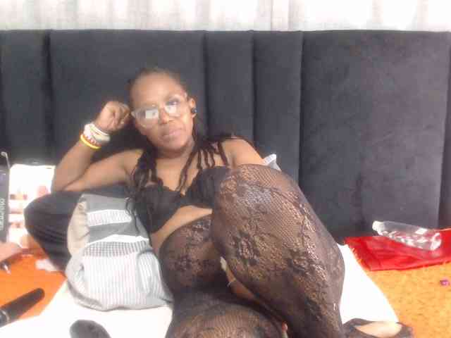 Sheila80 webcam