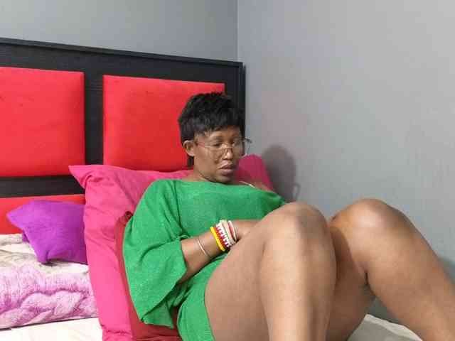Sheila80 webcam