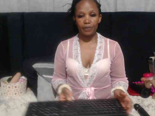 Sheila80 webcam