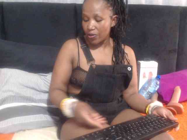 Sheila80 webcam