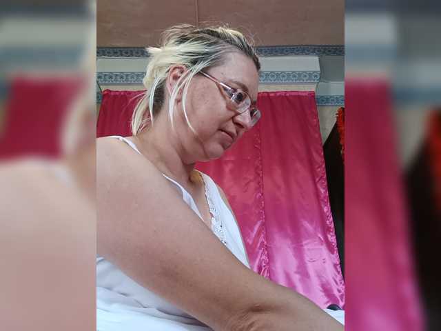 Vika211 live cam