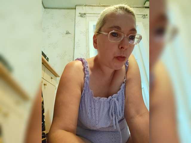 Vika211 live webcam show