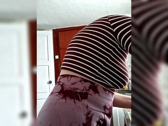 Vika211's BongaCams show and profile