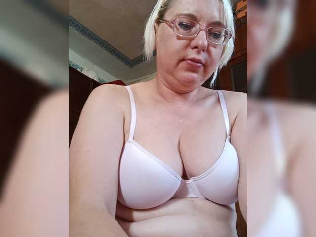 Vika211 live cam on BongaCams