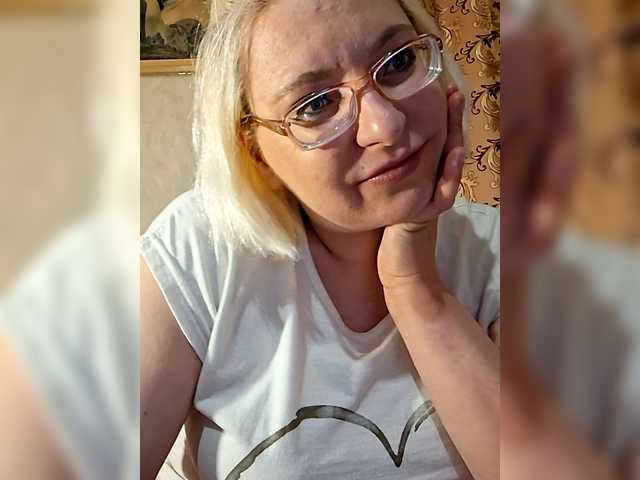 Vika211's BongaCams show and profile