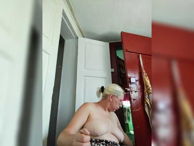 Vika211 live webcam show