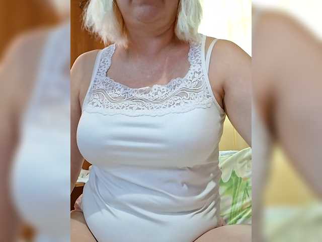 Vika211 live cam on BongaCams