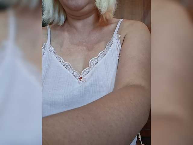 Vika211 live cam on BongaCams