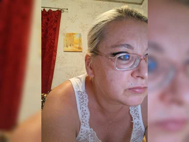 Vika211 live cam