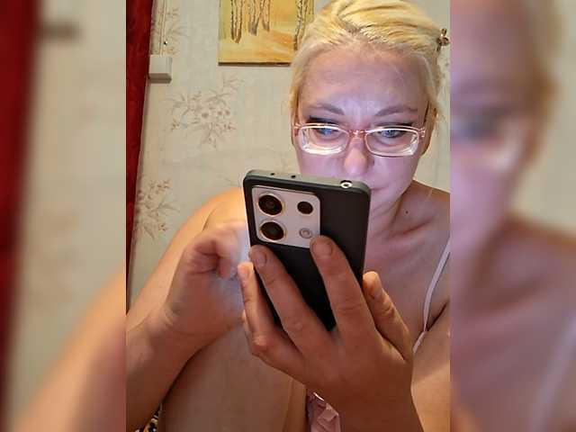 Vika211 live cam on BongaCams