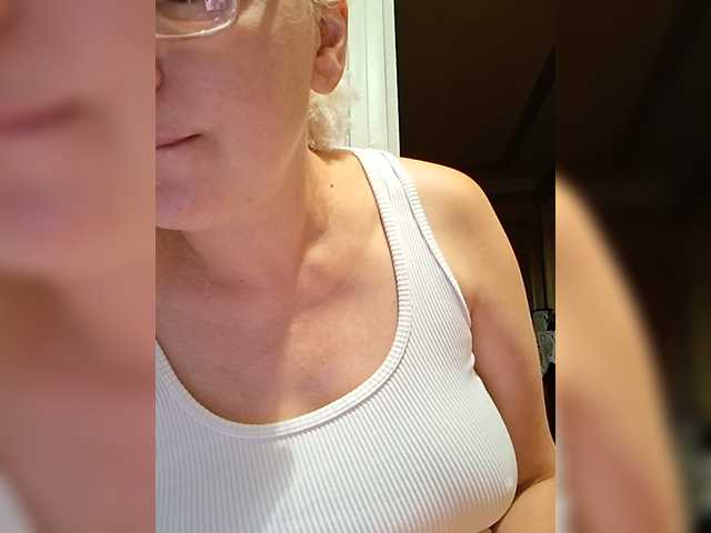 Vika211 live cam on BongaCams