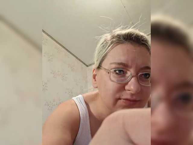 Vika211 live cam on BongaCams