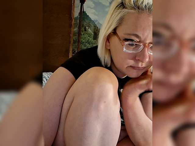 Vika211's BongaCams show and profile