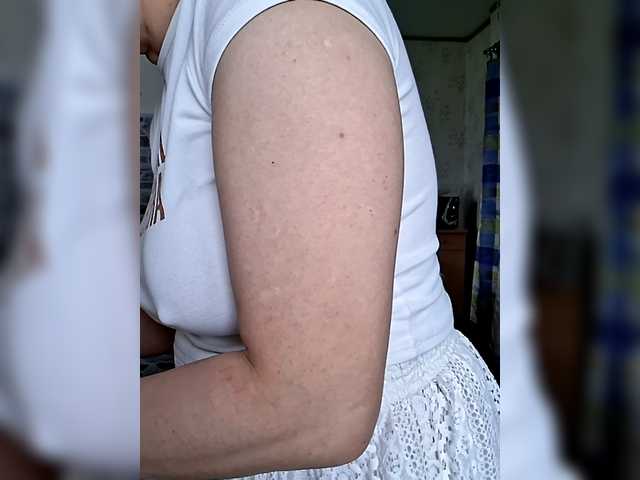 Vika211's BongaCams show and profile