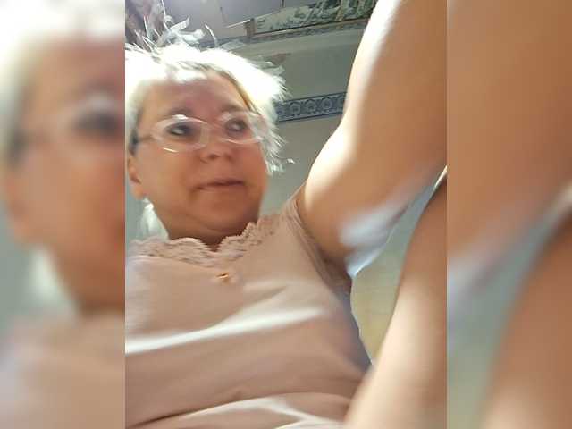Vika211 live cam on BongaCams