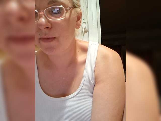 Vika211 live cam on BongaCams