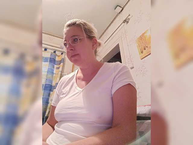 Vika211 live cam on BongaCams