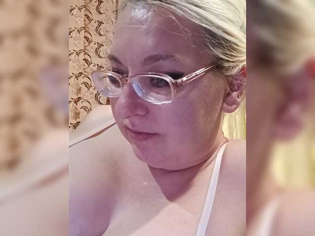 Vika211 live webcam show
