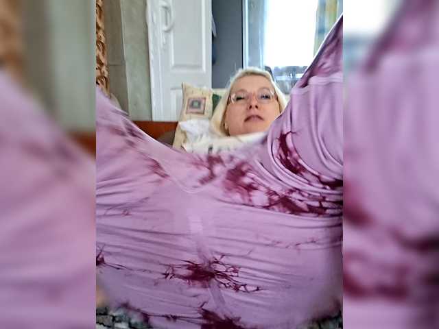 Vika211's BongaCams show and profile