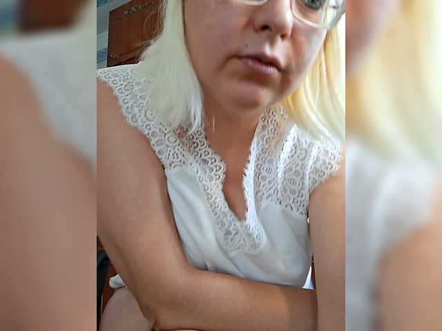 Vika211 live cam on BongaCams