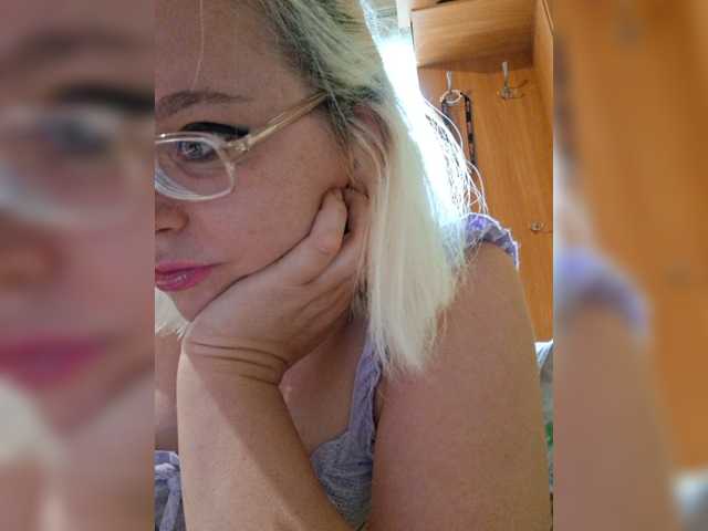 Vika211 live cam on BongaCams