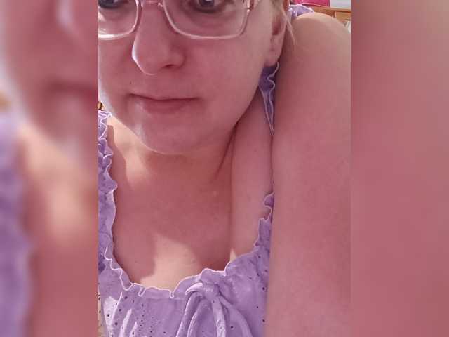 Vika211 live cam