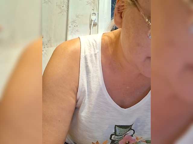 Vika211 live cam on BongaCams