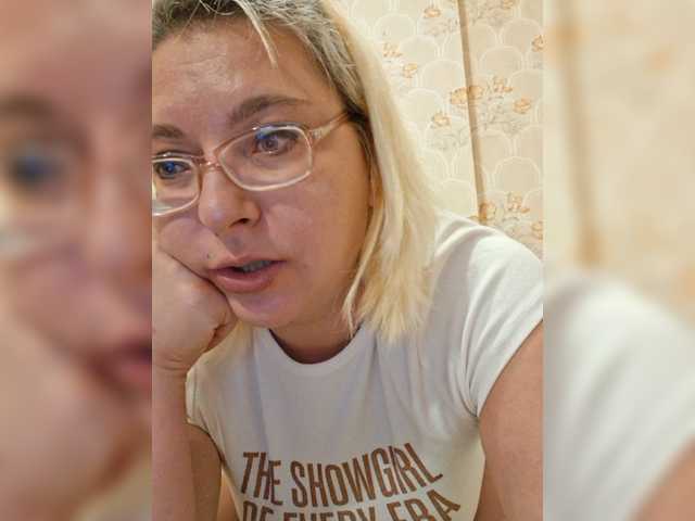 Vika211 live cam on BongaCams
