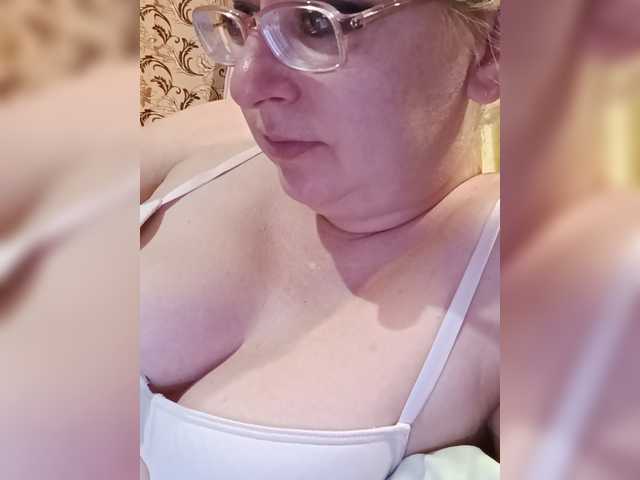 Vika211 live webcam show