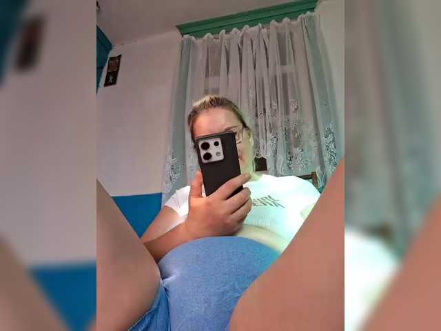 Vika211 live cam on BongaCams