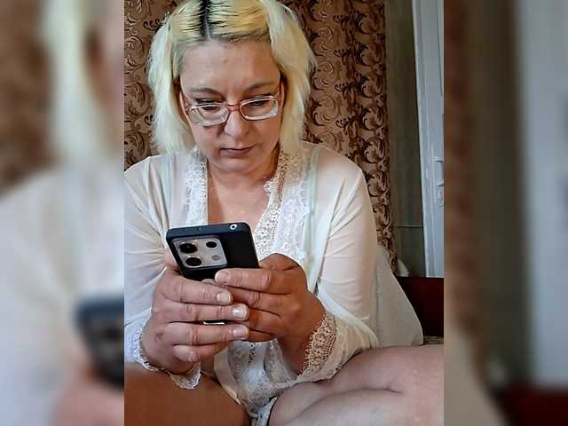 Vika211's BongaCams show and profile