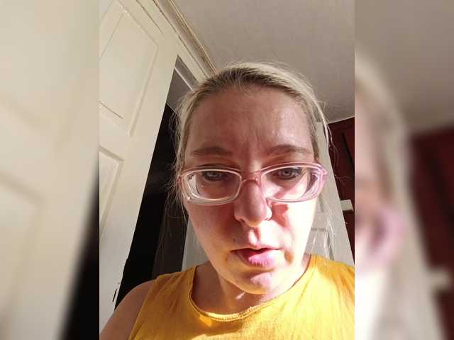 Vika211 live cam on BongaCams