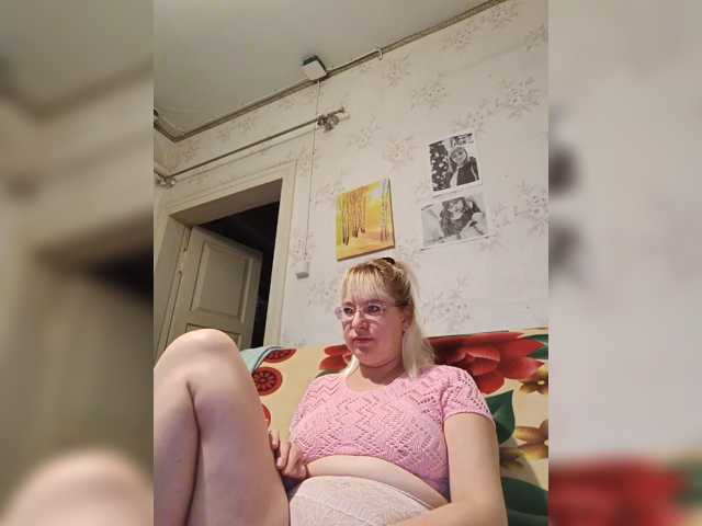 Vika211 live cam on BongaCams