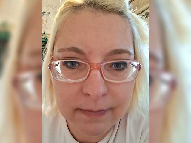 Vika211's BongaCams show and profile