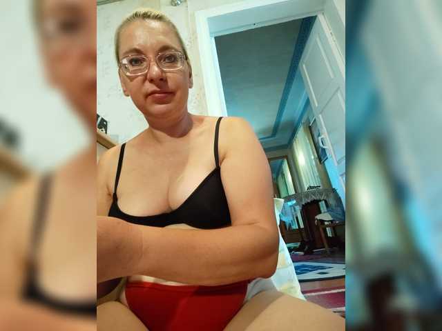 Vika211 live webcam show