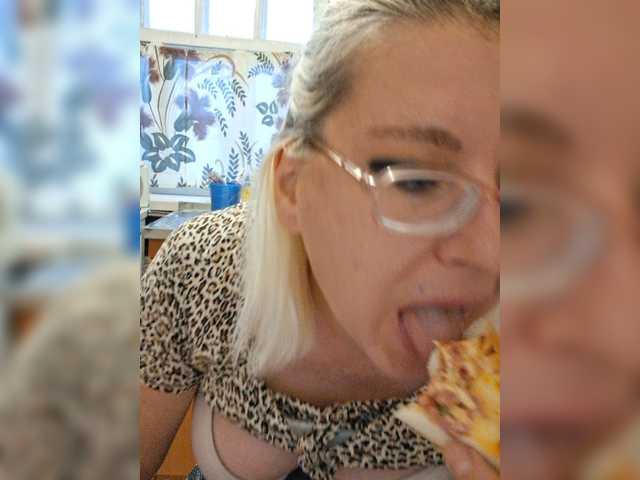 Vika211 live cam on BongaCams