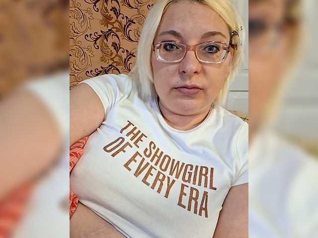 Vika211's BongaCams show and profile