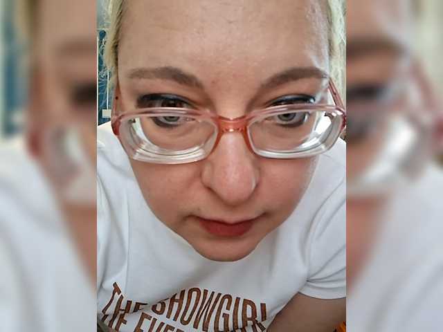 Vika211's BongaCams show and profile